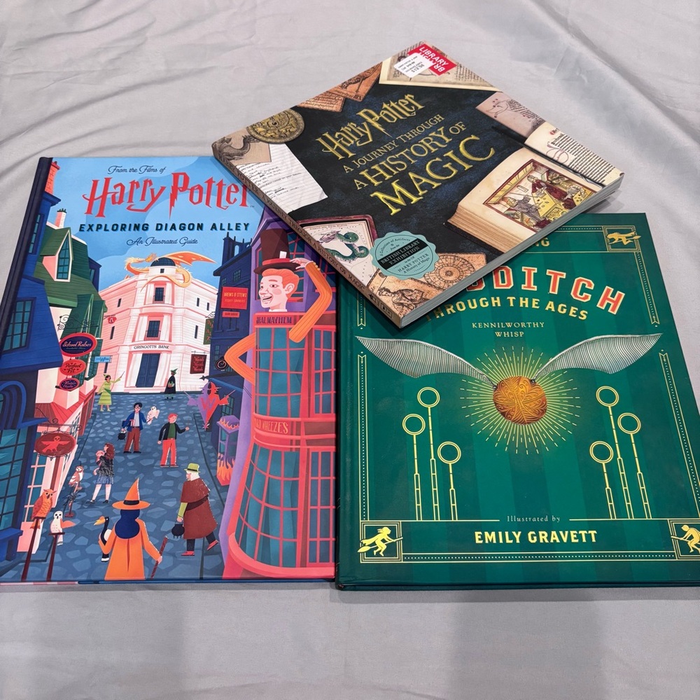 Quidditch Exploring Diagon Alley Histoy Of Magic Lot 3 Harry Potter Themed Books - Picture 1 of 10